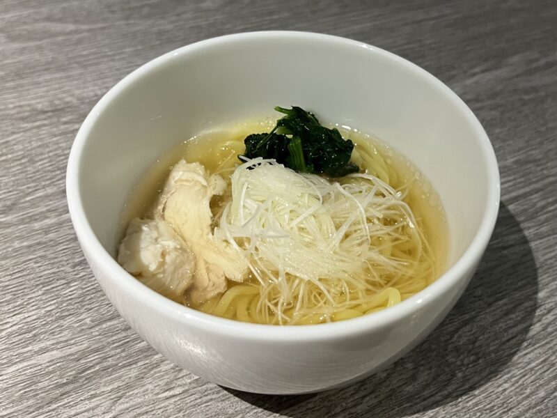 エグゼクティブラウンジのイブニングカクテルフード（塩ラーメン）