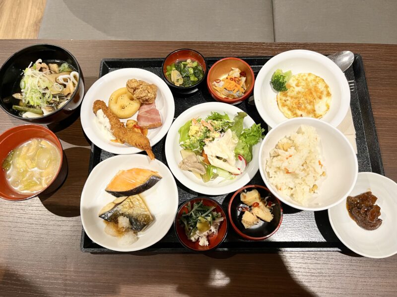 朝食