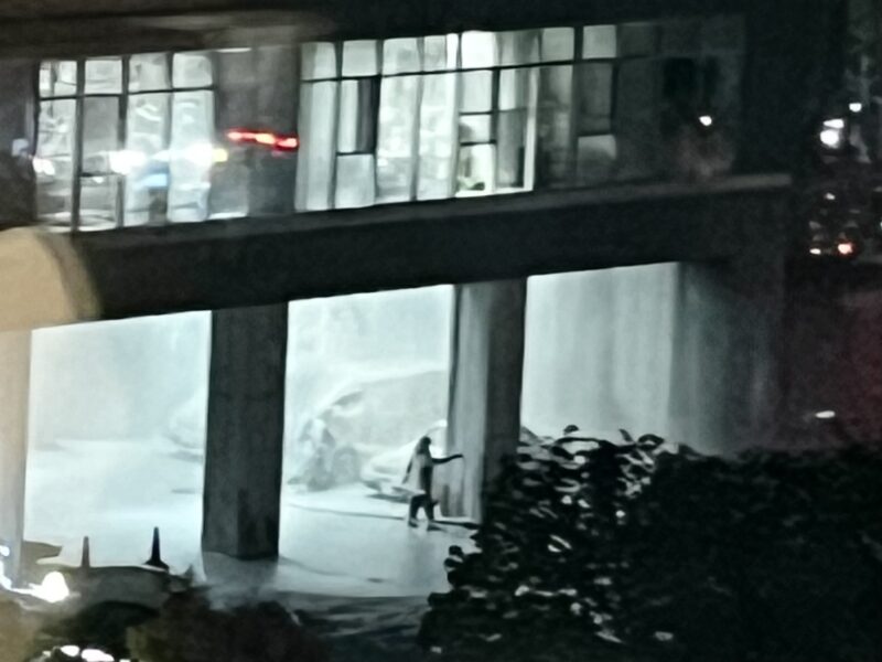 甲府市役所の駐車場で火事
