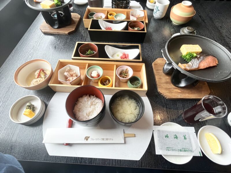 朝食