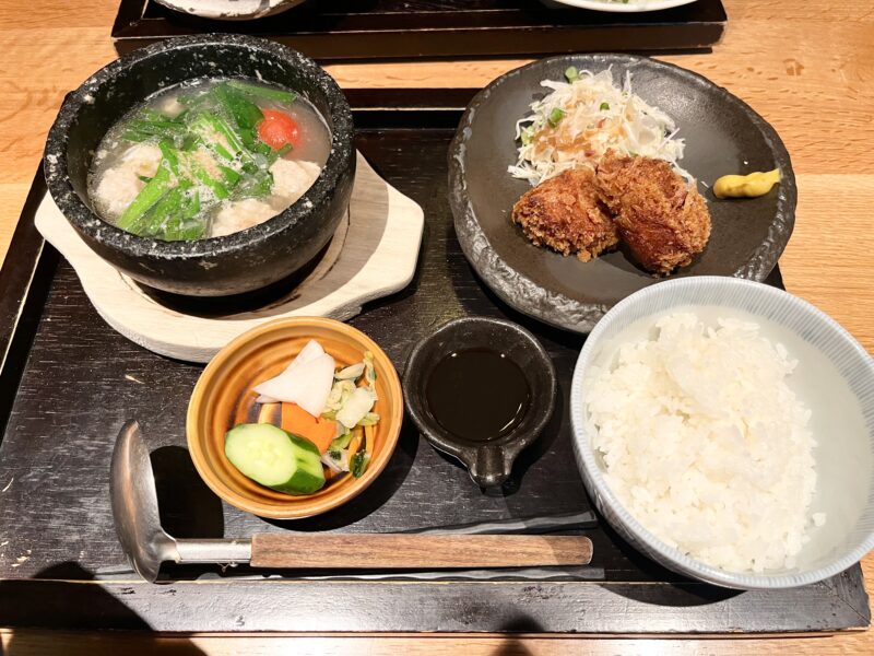 牛モツの白チゲと豚ヒレカツ膳