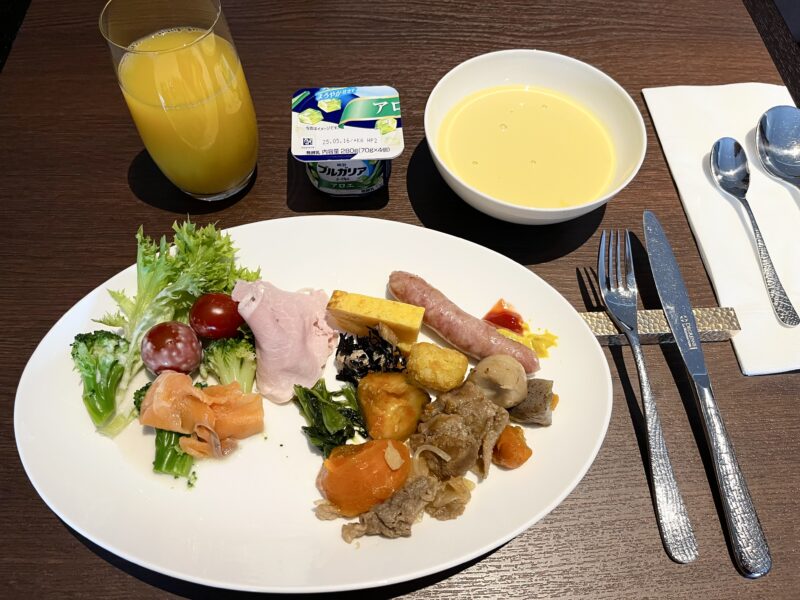 朝食ラウンジ
