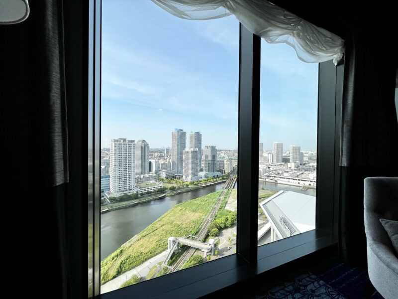部屋窓