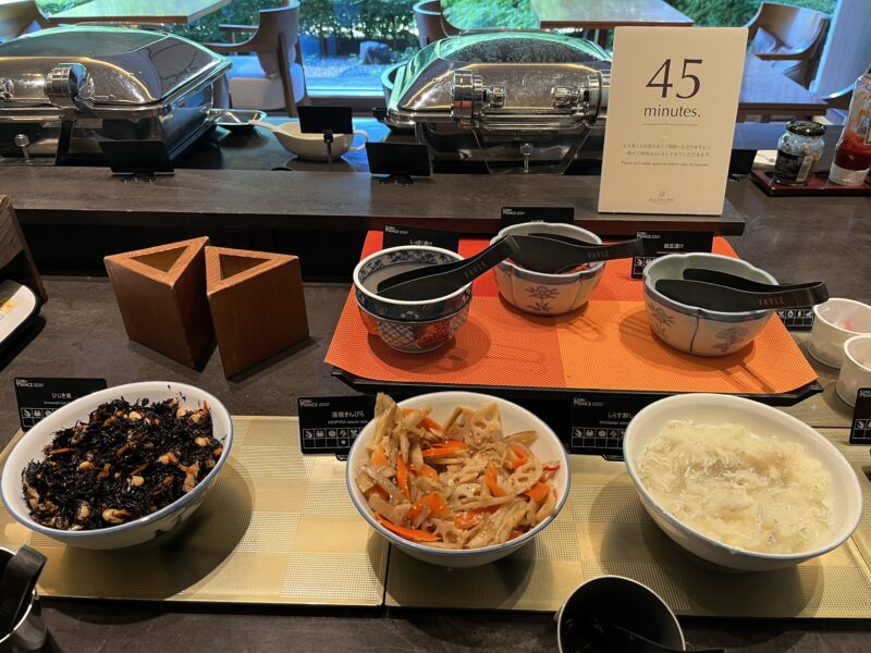朝食
