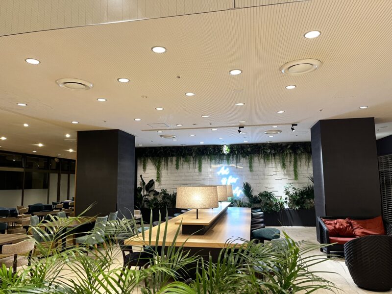 ラウンジ