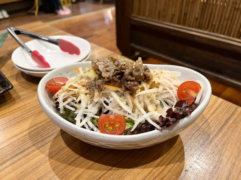 牛信サラダ小