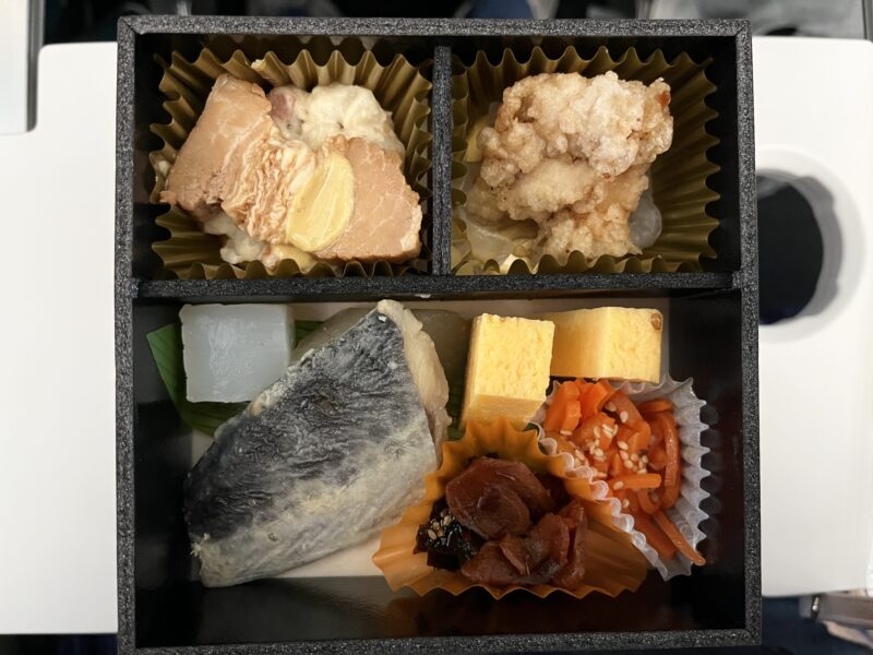 賛否両論 季節の二段重