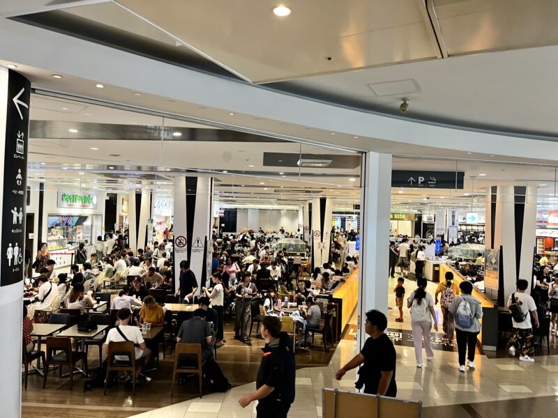 ダイバーシティ東京(フードコート)
