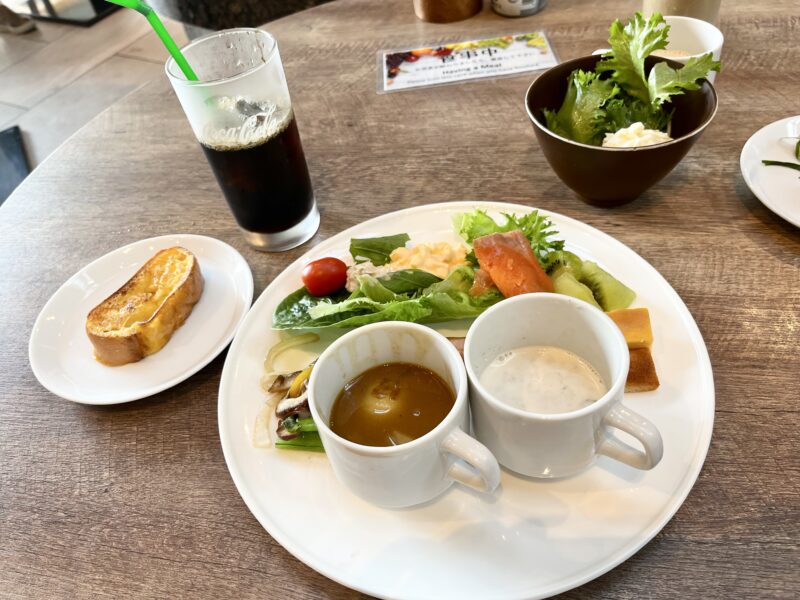 朝食