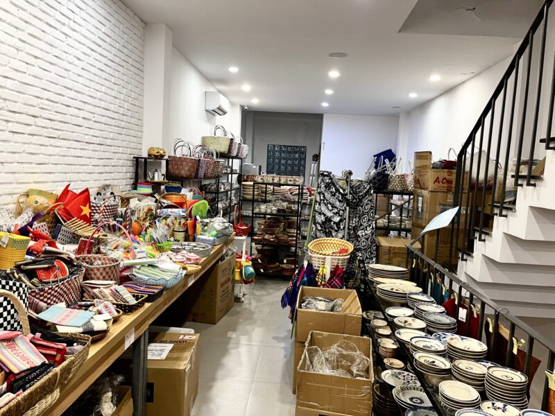 店内2階(HOA LY)