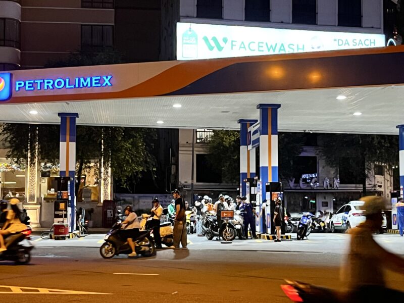 ホーチミンのガソリンスタンド