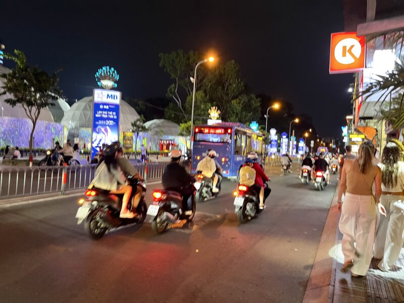 ホーチミンの夜