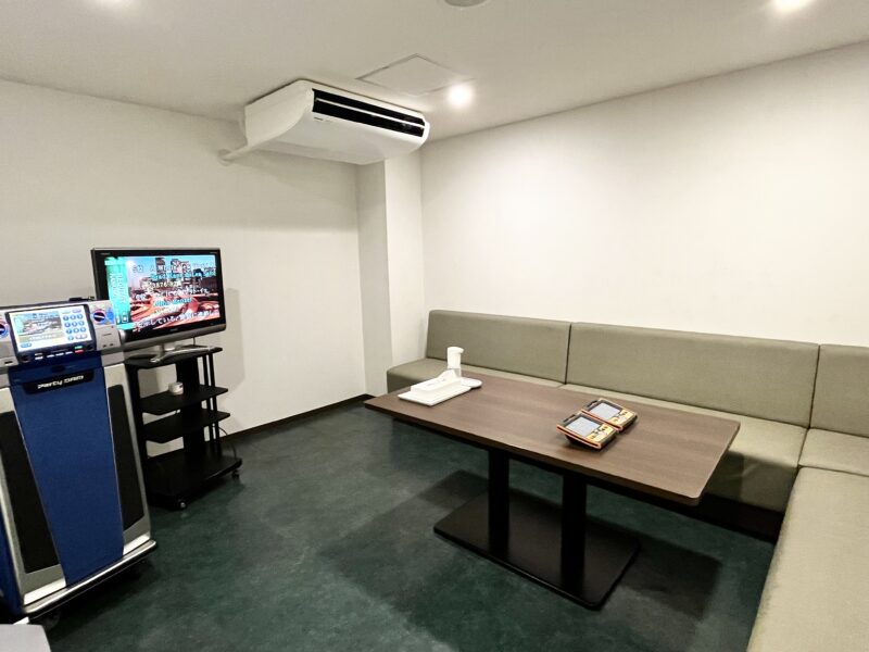 カラオケルーム