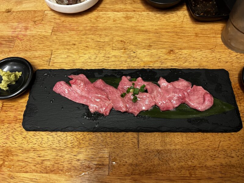 特上牛タン刺しハーフサイズ