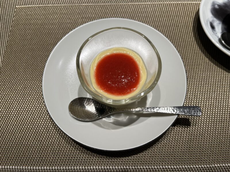 プリン(苺ソース)